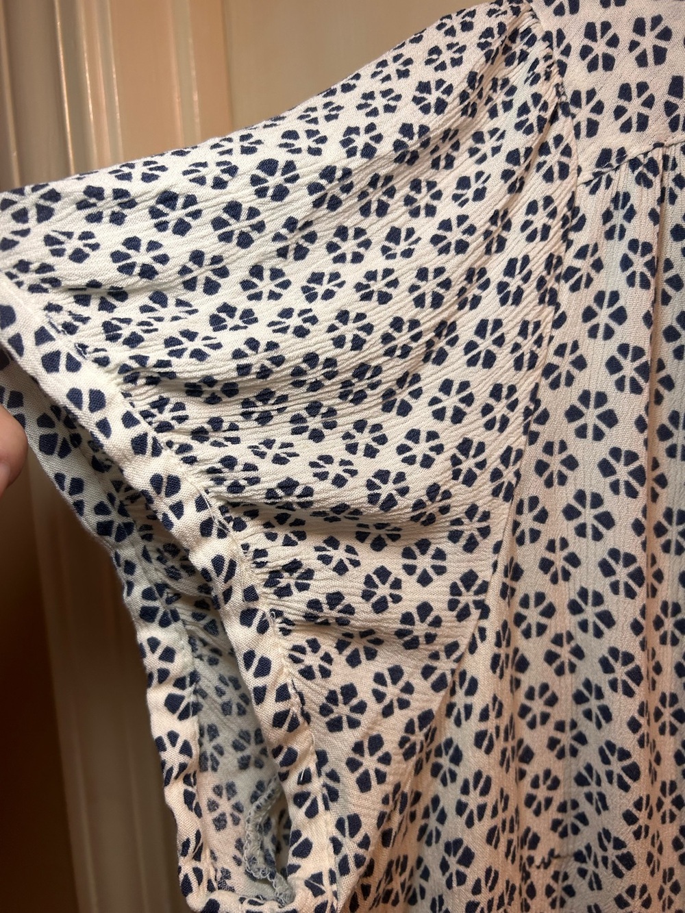 Market & Spruce White Short-Sleeve Button Front Shirt with Navy Print - Picture 3 of 6